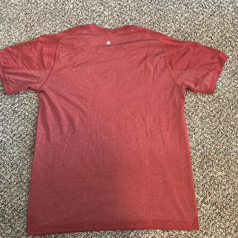Lululemon shirt - Picture 2 of 2